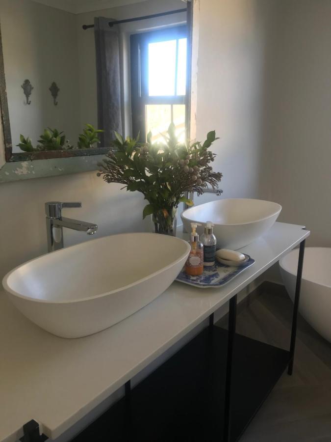 Comfortable Room With Large En Suite Bathroom Франшхоек Екстериор снимка
